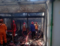 Sebuah Rumah Dinas Petrokimia Gresik Terbakar, Diduga Akibat Korsleting Listrik