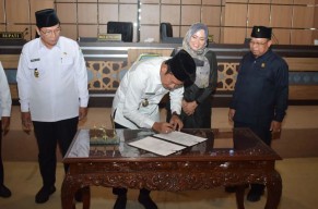 Sembilan Raperda Lamongan Tahap I Disetujui dalam Sidang Paripurna