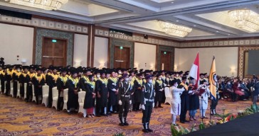 Gelar Wisuda Tatap Muka, Universitas Wijaya Putra Luluskan 414 Mahasiswa