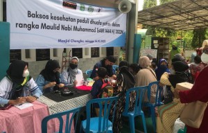 MPM Honda Jatim Gelar Baksos Kesehatan dan Santunan Dhuafa Anak Yatim di Masjid Chengho