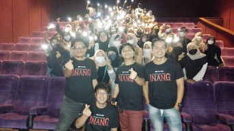 Sapa Penonton di XXI Gressmall Gresik, Aktor dan Sutradara Film Inang Cerita Soal Isi Film