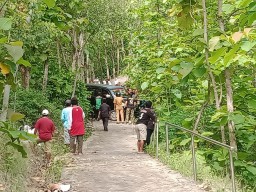 Tersesat di Puncak Gunung Gembok, Mobil Penjual Degan Terhenti di Makam Tumenggung Brotonegoro