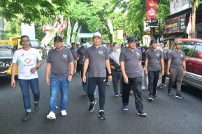 Peringati Hari Kesehatan Nasional, Dinkes Lamongan Gelar Jalan Sehat