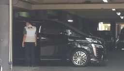 Usai Geledah Ruangan, KPK Periksa Mobil Sahat