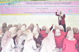 Tim PKM INSUD Ajak Siswa Madrasah di Gresik Sukses di Era Society 5.0