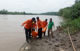 Mayat Laki-laki Ditemukan Mengapung di Bengawan Solo Bojonegoro