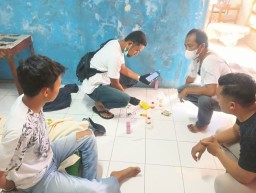 Pemakai dan Pemasok Sabu di Kos Kalisat Jember Diringkus