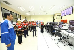 Khofifah Pastikan Distribusi Pupuk Urea Subsidi 14 Wilayah Aman