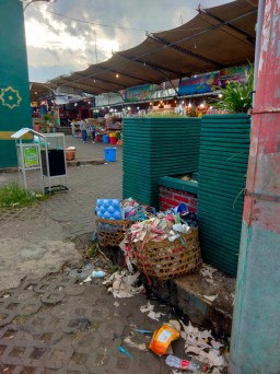 Dikeluhkan Wisatawan, Pasar Wisata Cheng Hoo Pandaan Kumuh dan Semrawut