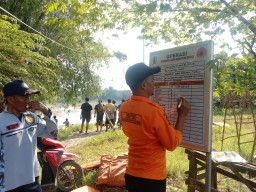 Bocah 3 Tahun di Bojonegoro Tercebur Bengawan Saat Naik Perahu Bersama Bapaknya