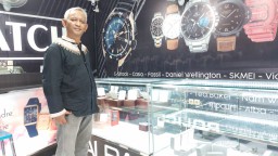 Toko Arloji di Tengah Kota Gresik Tepi Jalan Pangsud Dikuras Maling, Kok Bisa?