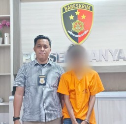 Incar Motor Teman, Aksi Maling Motor di Gresik Ini Gagal Karena Spion Membentur Pintu