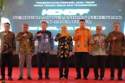 Bank Jatim dan Disnakertrans Jatim Teken MoU Penyediaan Tenaga Magang
