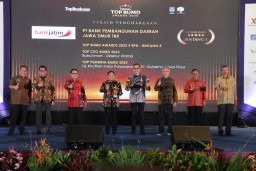 Bank Jatim Boyong Penghargaan Dalam Ajang TOP BUMD Awards 2023