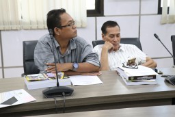 Dewan Desak Pemkab Utamakan Putra Bawean Sebagai Penerima Beasiswa Dokter Spesialis