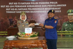 Peringati HUT Satpol, Damkar dan Linmas, Bupati Bojonegoro Pimpin Apel