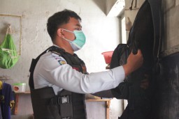 Geledah Kamar Wabin, Petugas Lapas Kelas IIB Tulungagung Temukan Sajam dan Sendok