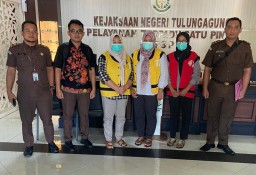 Tiga Tersangka Korupsi Dana Bergulir PNPM Dilimpahkan ke Kejari Tulungagung