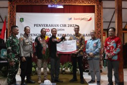Pulau Kangean Makin Terang di Malam Hari Berkat PJU Solar Cell Bank Jatim