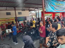 Membludak, Ratusan Pemohon Datangi Kantor Samsat Bojonegoro