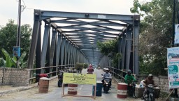 Waspada Macet, Jembatan Glendeng Penghubung Bojonegoro Tuban Kembali Ditutup