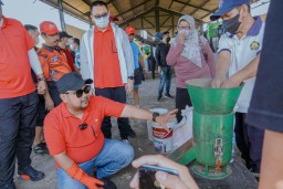 TPS3R di Driyorejo Gresik Mampu Oleh Sampah 6 Ton Sehari, Hasilkan Pelet Untuk Pakan Ternak