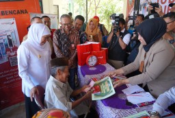 Bansos ke Kabupaten Bangkalan Disalurkan Pemprov Jatim Bersama Bank Jatim
