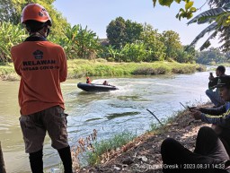 Anak yang Tenggelam di Wringinanom Gresik Ditemukan