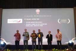 Ajang Top GRC Awards 2023, Bank Jatim Boyong 2 Penghargaan