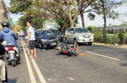 Tiga Orang Luka-luka dalam Kecelakaan Lalu Lintas di Lamongan