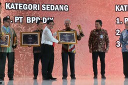 Bank Jatim Raih Penghargaan dari Kemendagri dalam Ajang BUMD Awards 2023
