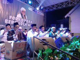 Forkopbra Bersholawat, Masyarakat Brangkal Kumandangkan Sholawat Bareng Habib Ahmad Bojonegoro