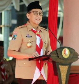 Adriyanto Pj Bupati Bojonegoro Pimpin Apel Hari Pramuka Ke-62 di Alun-alun