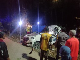 Toyota Avanza di Bojonegoro Tabrak Pohon, Pengemudi Meninggal Dunia