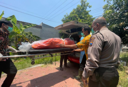 Dua Hari Tak Keluar Rumah Pria Sepuh Warga Desa Bluru Kidul Sidoarjo Ditemukan Tewas