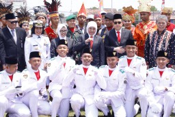 Peringati Sumpah Pemuda, Khofifah Ajak Warisi Spirit Tokoh Pemuda Asal Blitar Soekarni Kartodiwirjo