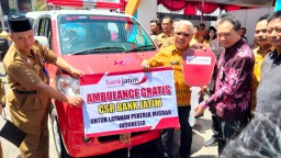 Dukung Pekerja Migran Jawa Timur, Bank Jatim Berikan Bantuan Ambulans dan Fasilitasi Transaksi Keuangan di Luar Negeri