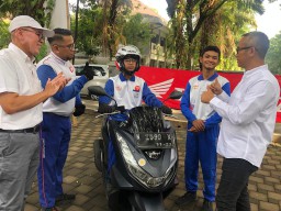 Yayasan AHM Berikan Beasiswa untuk Future Leader