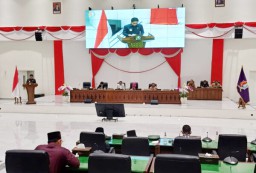 Hadiri Rapat Paripurna DPRD, Bahas Raperda APBD 2024 Ini Kata PJ Bupati Bojonegoro 