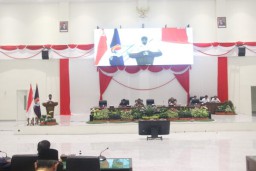 Sekda Bojonegoro Sampaikan Nota Penjelasan Bupati atas Raperda Penanaman Modal di Paripurna DPRD