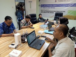 Jumlah Masyarakat yang Punya Identitas Kependudukan Digital di Gresik Masih Puluhan Ribu
