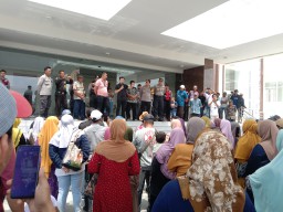 DPRD Bojonegoro Tunda Pertemuan Dengan Kades Terkait Permasalahan di Desa Sumuraggung