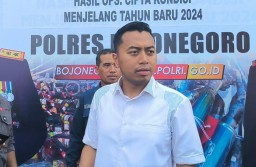 Polres Bojonegoro Amankan Terduga Pelaku Pemerasan Terhadap Penambang Minyak Tradisional
