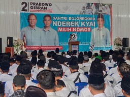 Ribuan Relawan Santri Nderek Kyai di Bojonegoro Deklarasi Dukungan Untuk Prabowo - Gibran