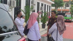 Kesandung Korupsi, Mantan Kadisperindagkop Gresik Ditahan Kejaksaan