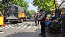 Polres Nganjuk Kawal Pendistribusian Logistik Pemilu 2024 dari Gudang Sampai PPK