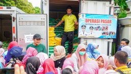 Kendalikan Stok dan Harga Bahan Pokok, Pemkab Lamongan Gelar OPM di Berbagai Titik