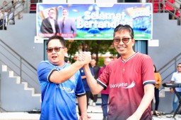 Melihat Serunya Mendadak Soccer, Laga Sepak Bola Persahabatan Antara Pemprov dan Bank Jatim