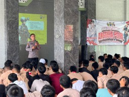 Polres Bojonegoro Sosialisasikan Penerimaan Calon Anggota Polri Terpadu Tahun 2024 di Sekolah