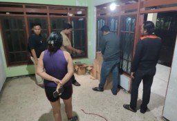 Polisi Gerebek Rumah SPG di Jombang, Sita 151 Botol Miras yang Nekat Jualan di Bulan Ramadan